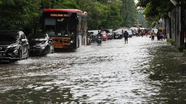 banjir Surabaya