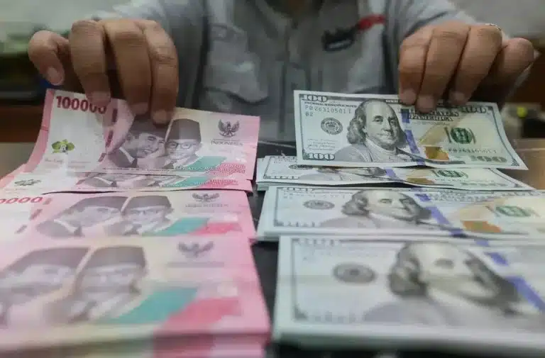 Rupiah melemah