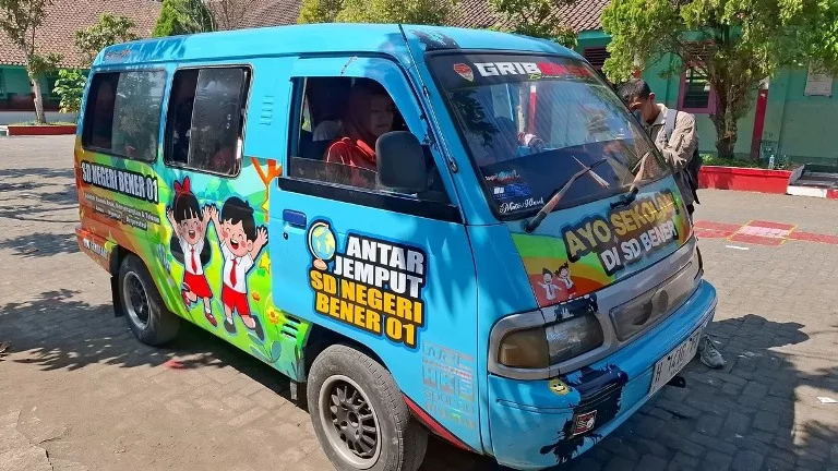 Mobil Antar Siswa