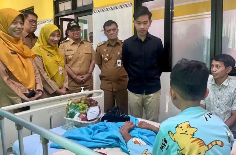 Keracunan di Batang, Gibran Pastikan Korban Bebas Biaya