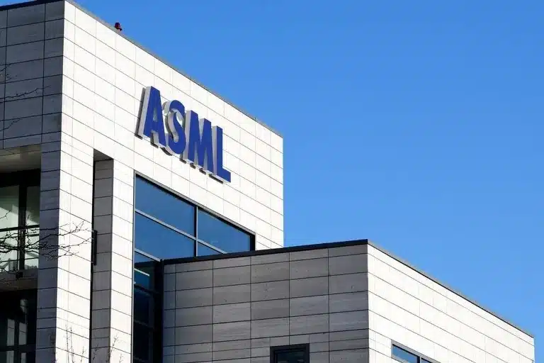 ASML, Mesin Rahasia di Balik Ledakan AI Dunia