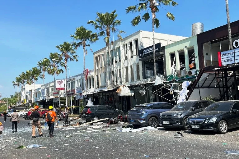 Ledakan Pakuwon City Rusak Puluhan Ruko, Lima Pegawai Terluka