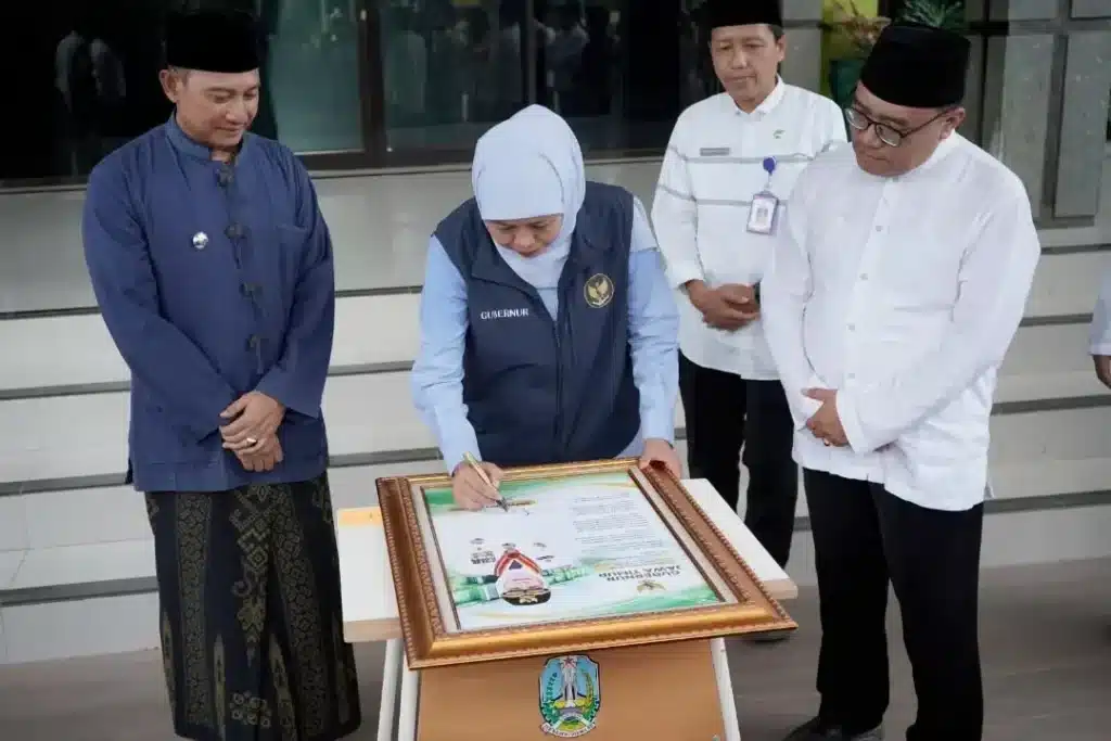 Gubernur Jatim Khofifah (1)