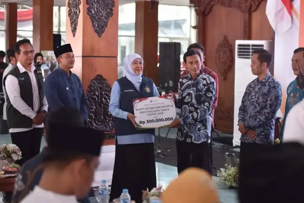 Gubernur Jatim Khofifah (2)