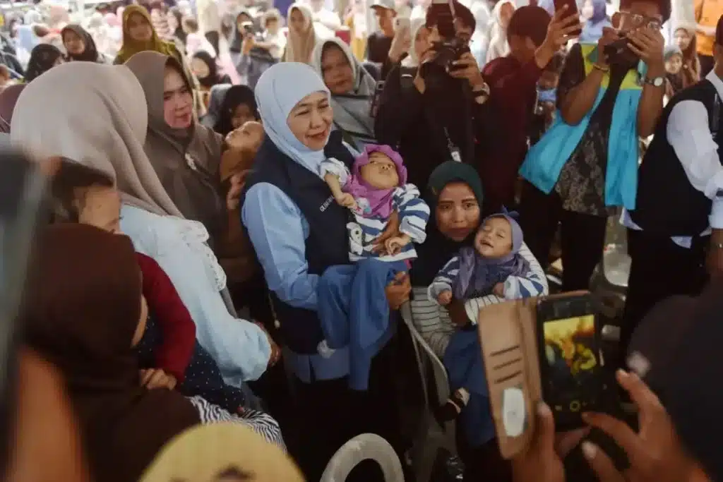 Gubernur Jatim Khofifah (5)