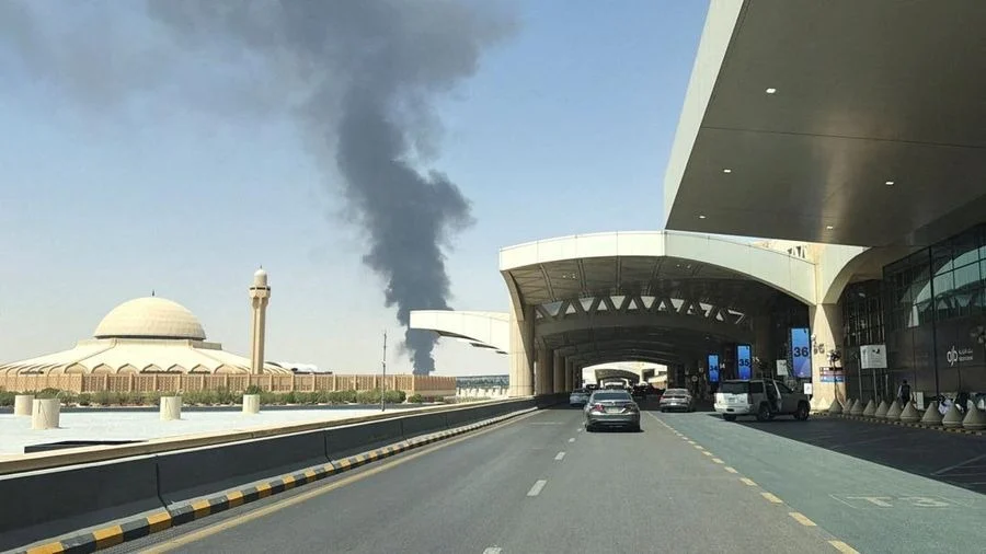 Rudal Houthi Guncang Riyadh, Bandara King Khalid Tertekan