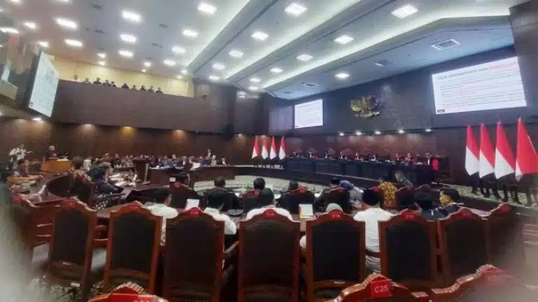 Syarat Pendidikan Gibran, Ujian Berat bagi MK